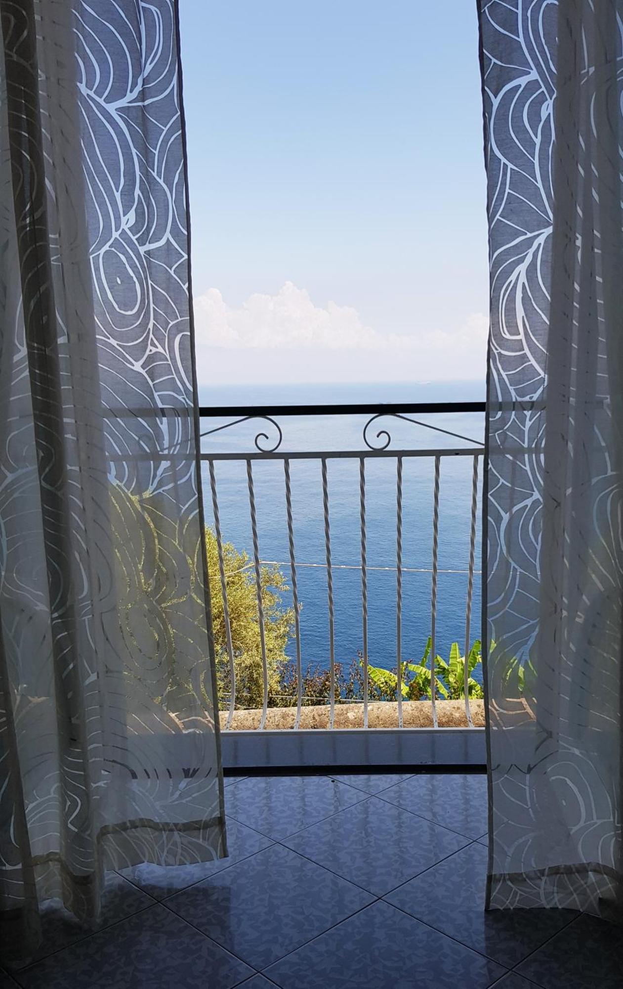 Amalfi Hills Apart otel Oda fotoğraf
