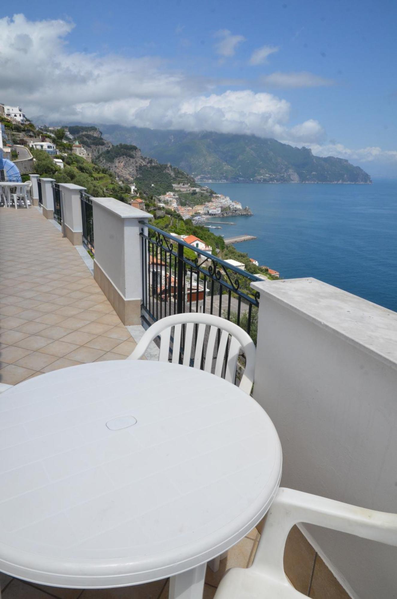 Amalfi Hills Apart otel Oda fotoğraf